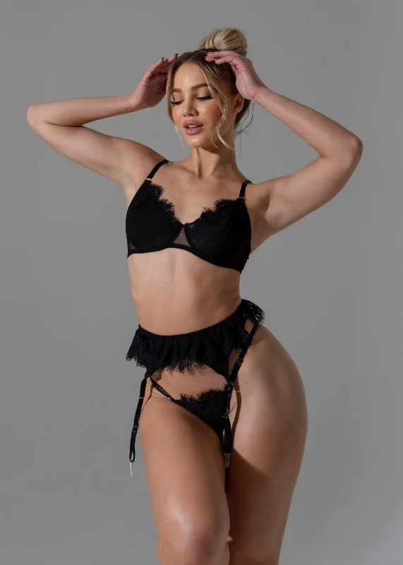 THE LOLA LINGERIE SET